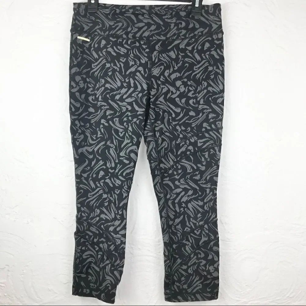 Lolë Black with gray print cropped leggings